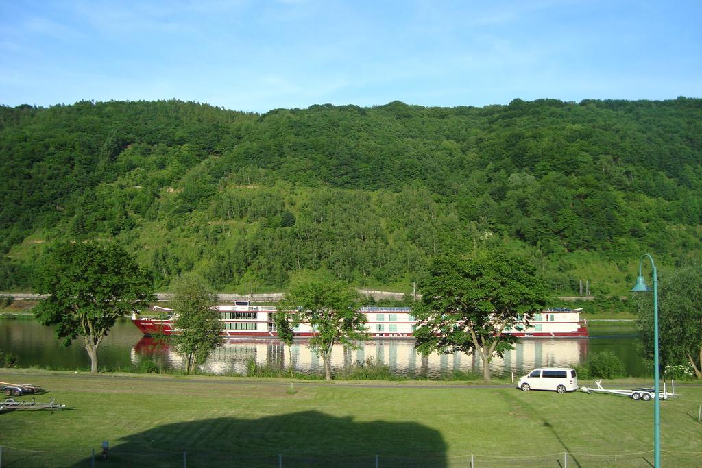 Residenz Moselstausee Sankt Aldegund Exteriör bild
